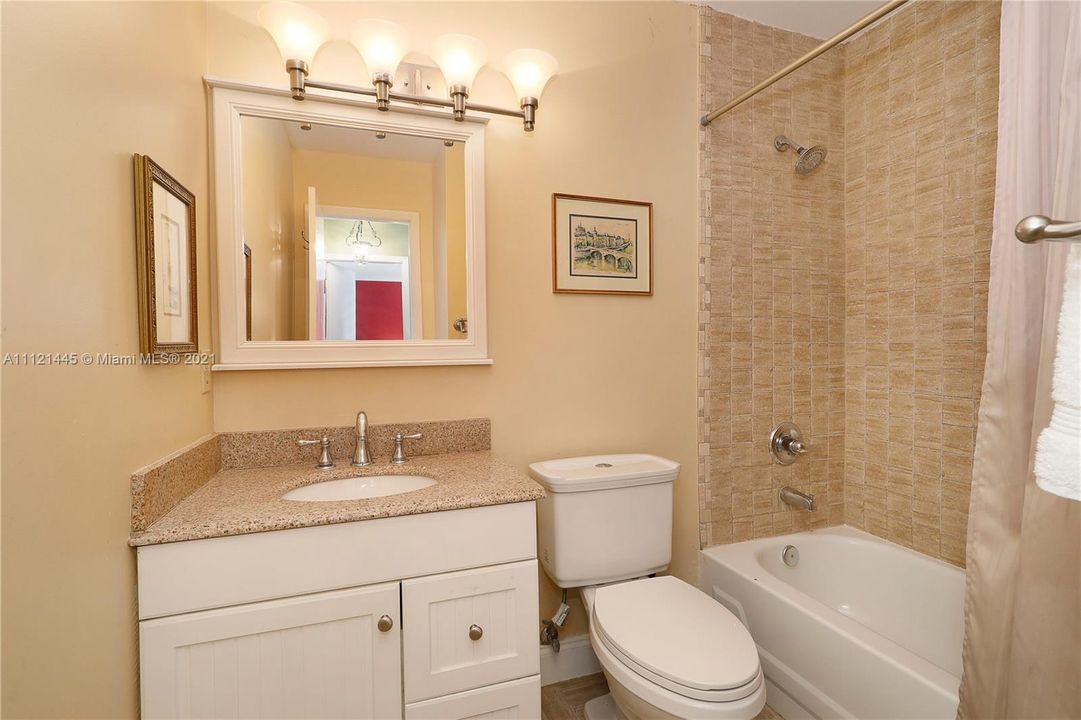 最近售出: $459,000 (3 贝兹, 2 浴室, 1312 平方英尺)