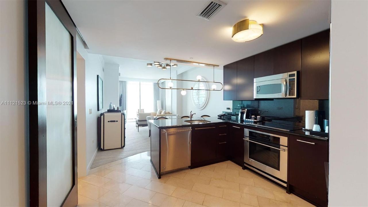 Recently Sold: $1,525,000 (1 beds, 1 baths, 940 Square Feet)