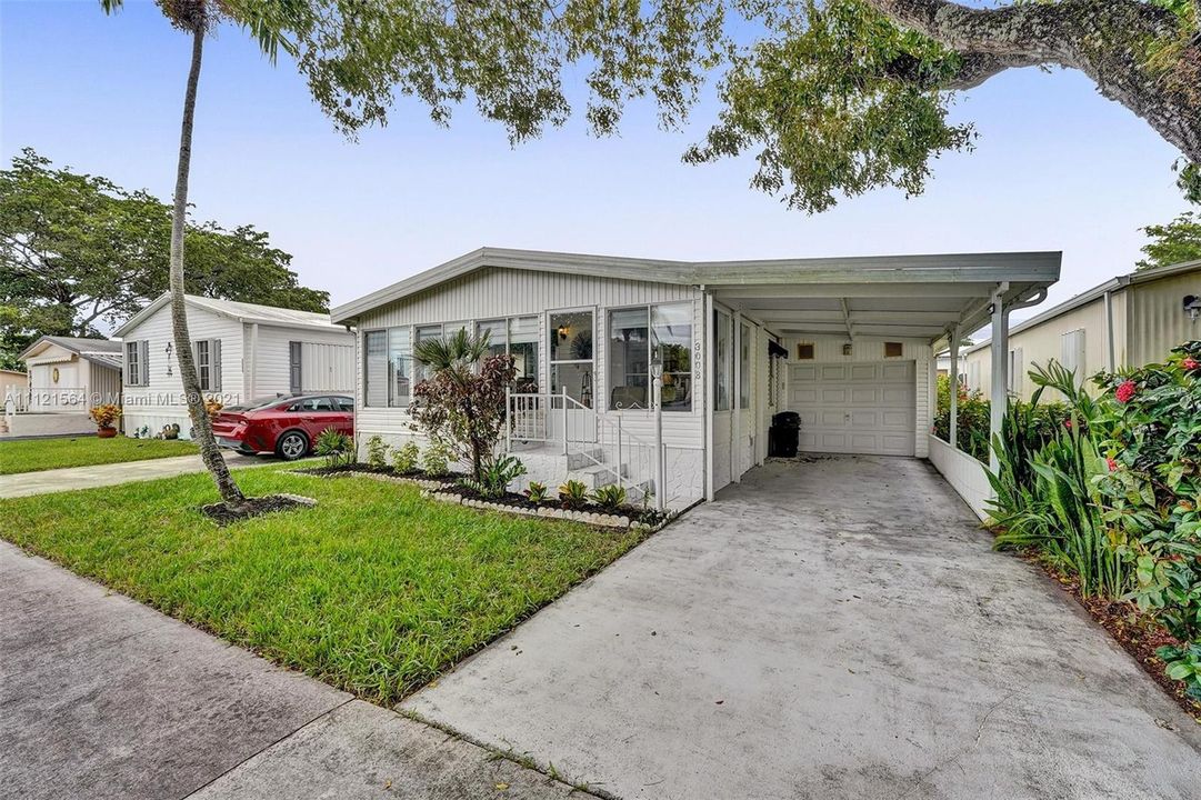 Recently Sold: $240,000 (2 beds, 2 baths, 1464 Square Feet)
