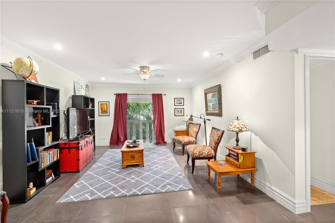 Recently Sold: $448,000 (2 beds, 2 baths, 1145 Square Feet)