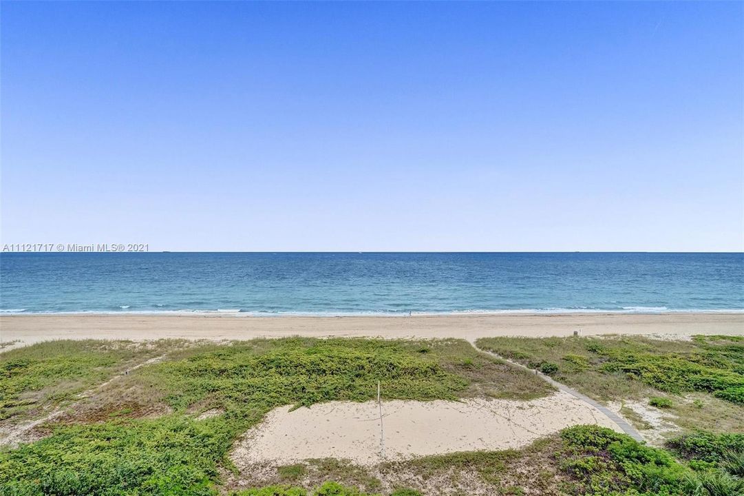 Recently Sold: $1,250,000 (3 beds, 2 baths, 2300 Square Feet)