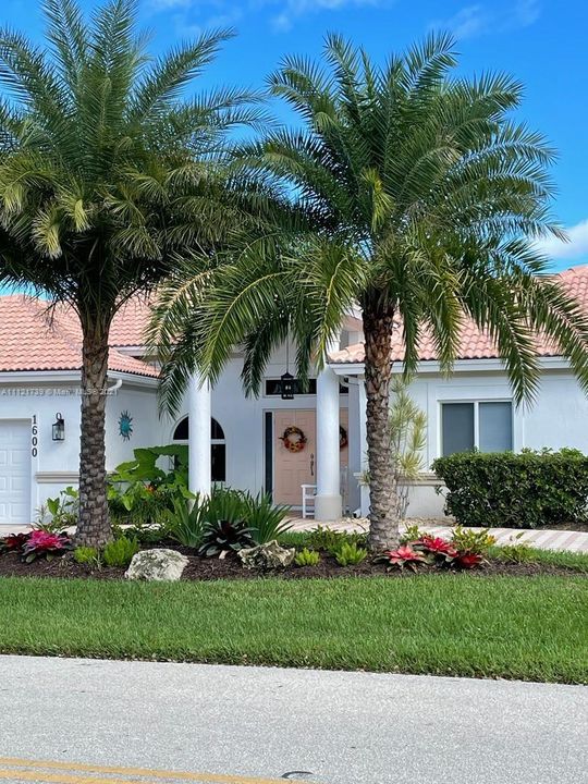 Recently Sold: $899,999 (3 beds, 2 baths, 2078 Square Feet)