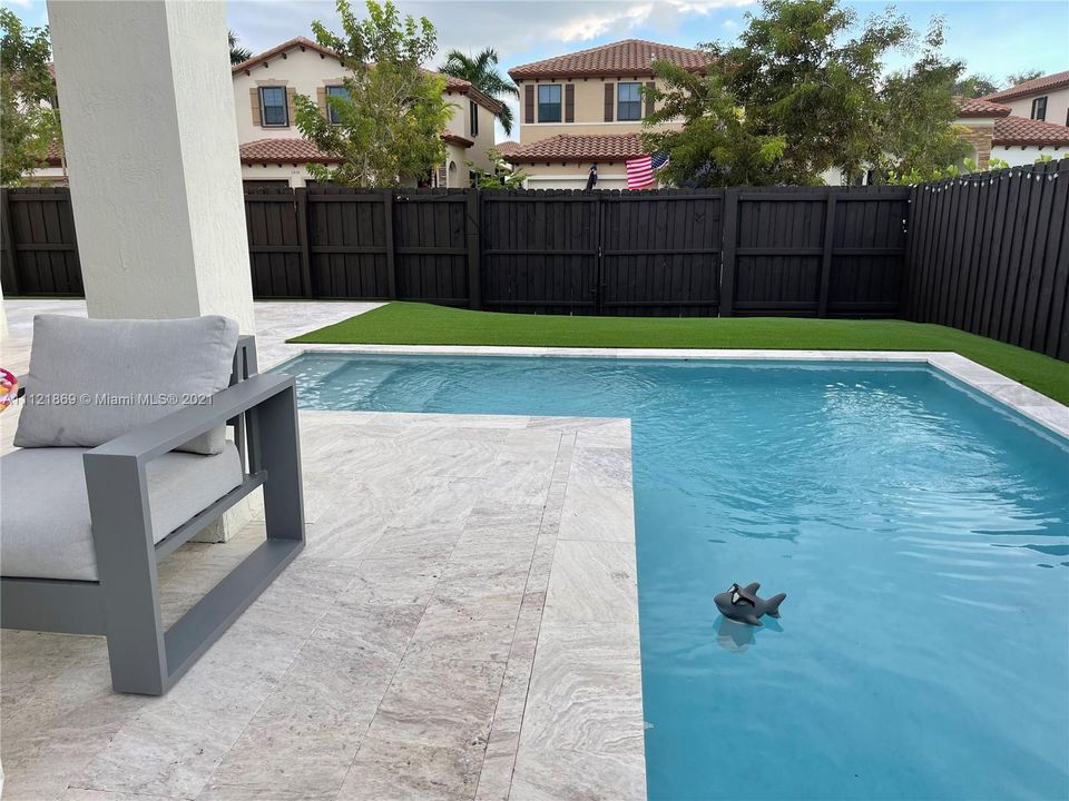 Recently Sold: $489,900 (5 beds, 2 baths, 2504 Square Feet)