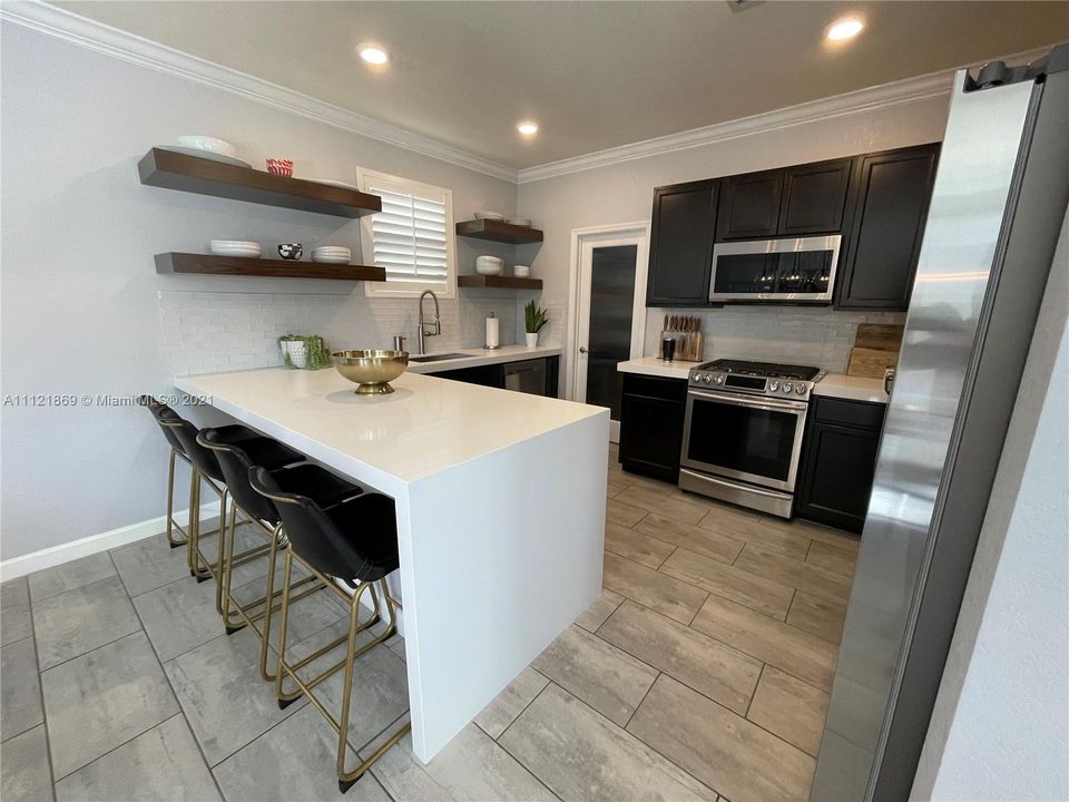 Recently Sold: $489,900 (5 beds, 2 baths, 2504 Square Feet)