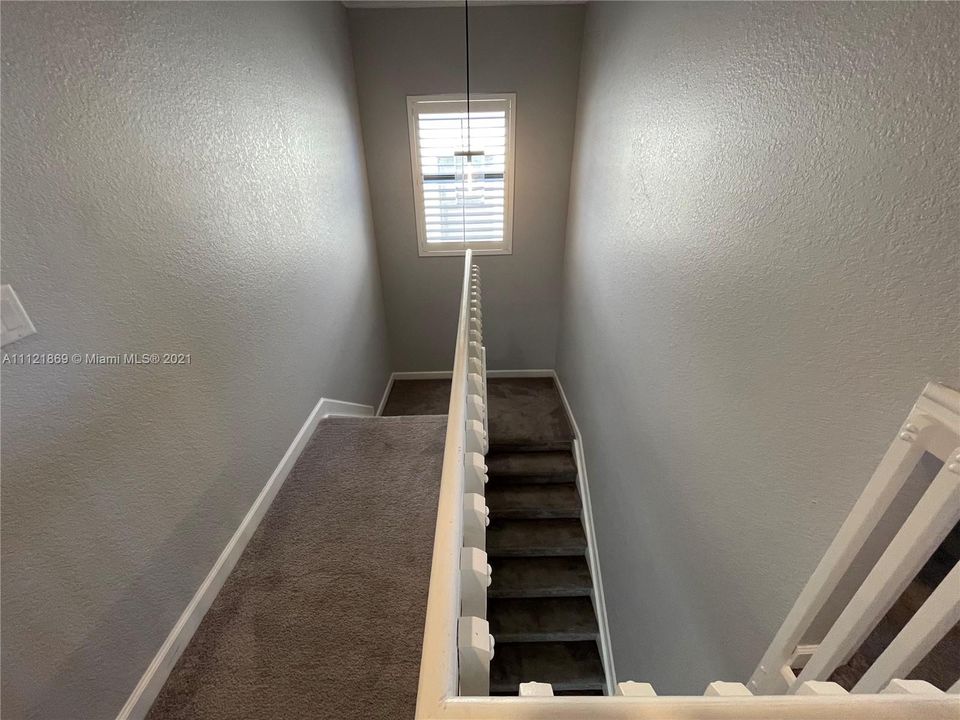 Recently Sold: $489,900 (5 beds, 2 baths, 2504 Square Feet)