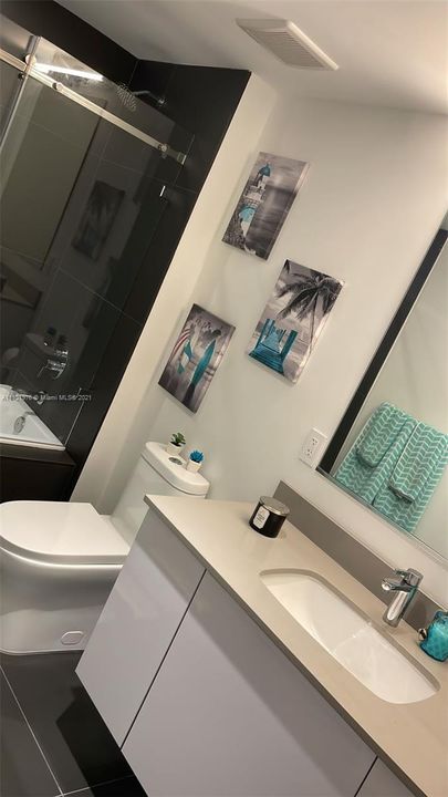 Recently Rented: $3,600 (2 beds, 2 baths, 1055 Square Feet)