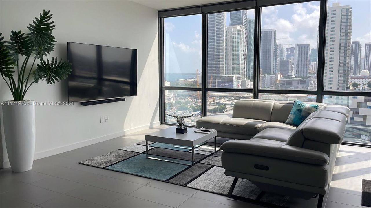 Recently Rented: $3,600 (2 beds, 2 baths, 1055 Square Feet)