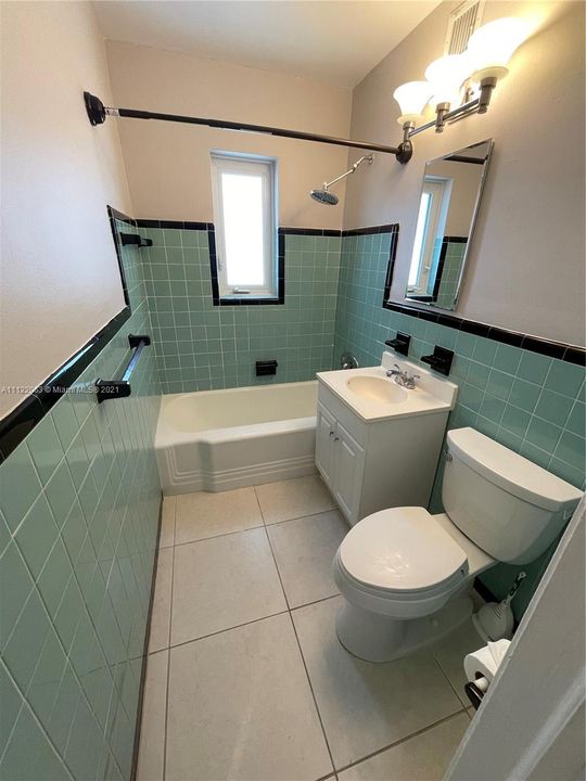 Недавно арендовано: $2,800 (2 спален, 2 ванн, 1100 Квадратных фут)