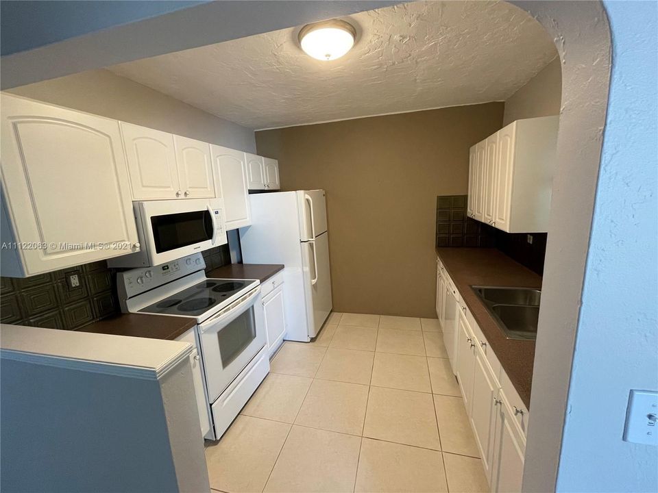 Recently Rented: $2,800 (2 beds, 2 baths, 1100 Square Feet)