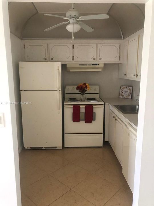 Recently Rented: $1,290 (1 beds, 1 baths, 715 Square Feet)