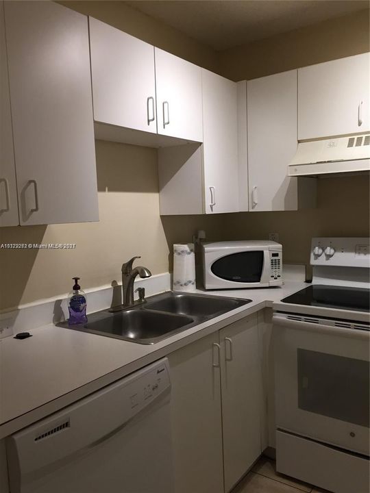 最近租的: $2,000 (3 贝兹, 2 浴室, 1270 平方英尺)