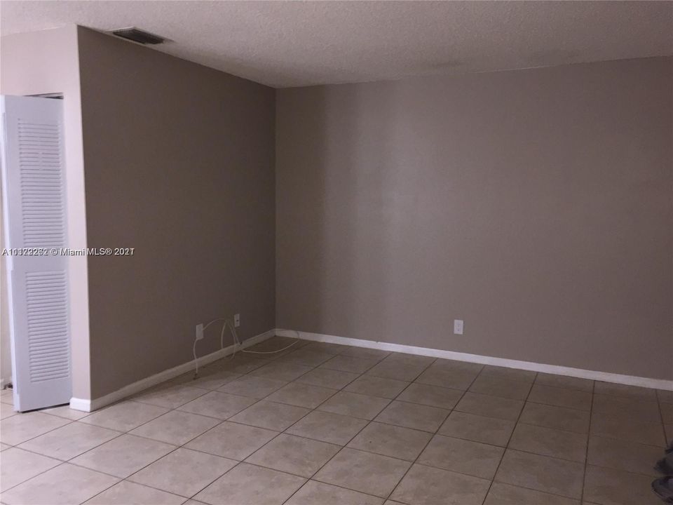 最近租的: $2,000 (3 贝兹, 2 浴室, 1270 平方英尺)