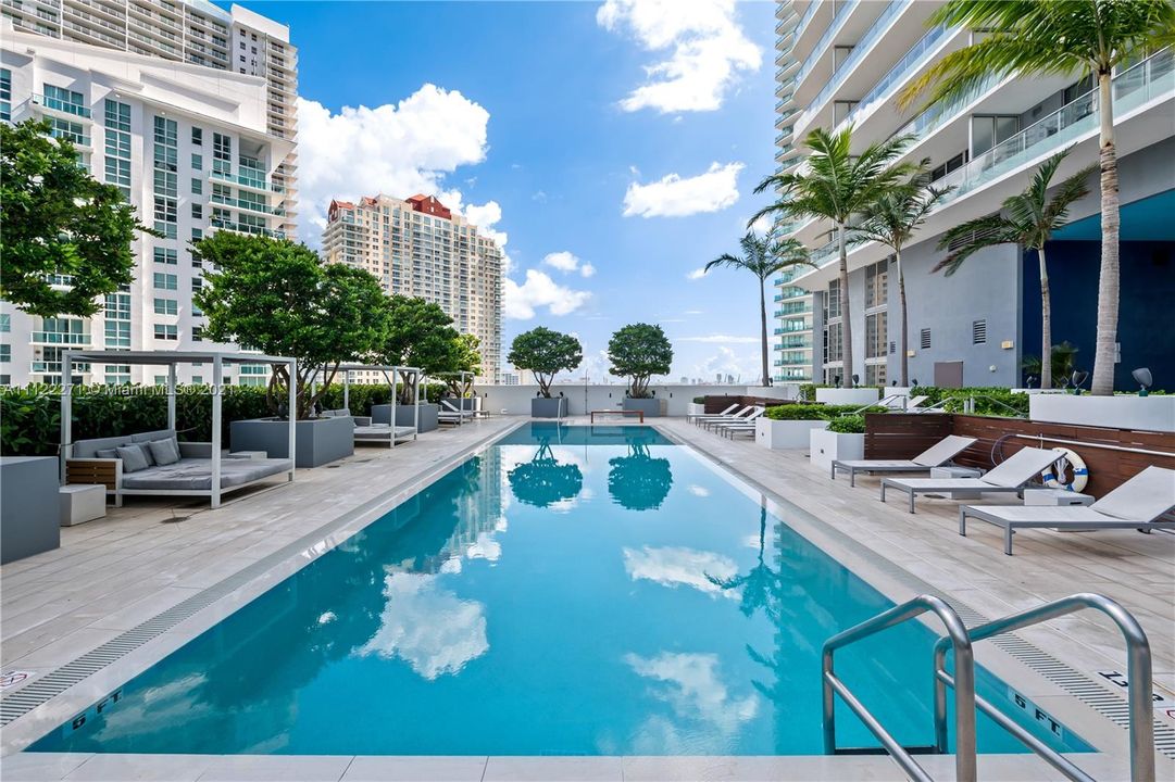 Recently Sold: $1,950,000 (3 beds, 3 baths, 2365 Square Feet)