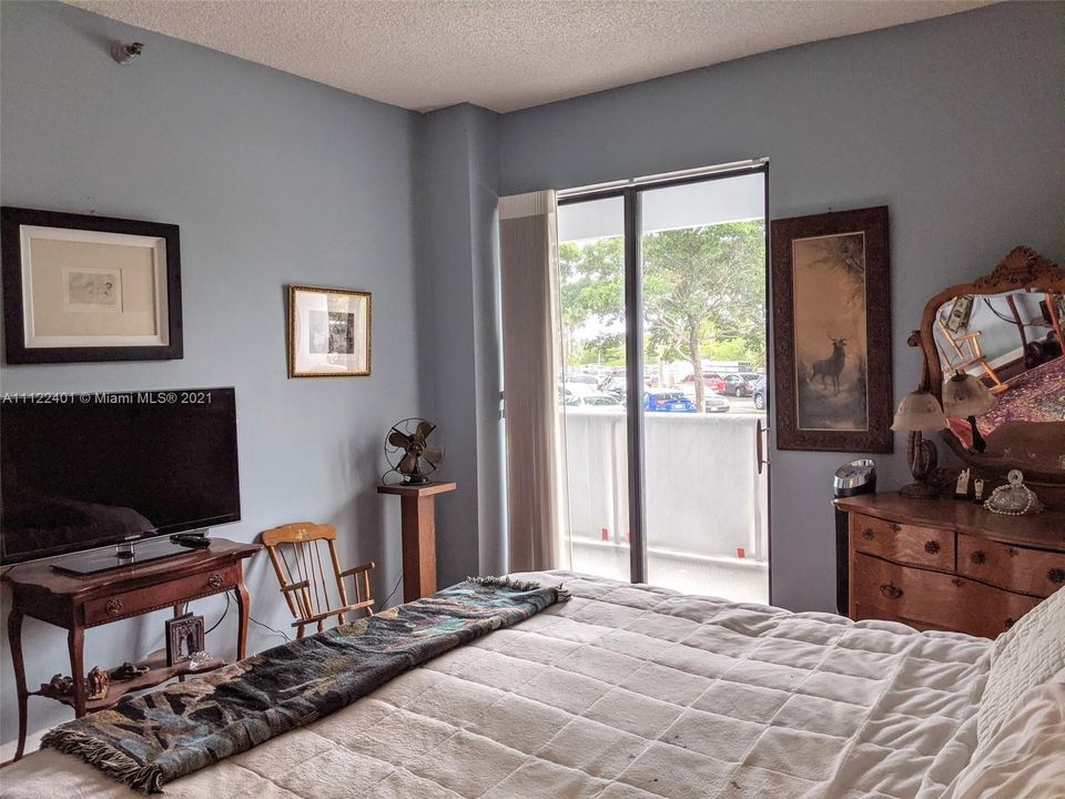 Recently Sold: $268,000 (2 beds, 2 baths, 1085 Square Feet)