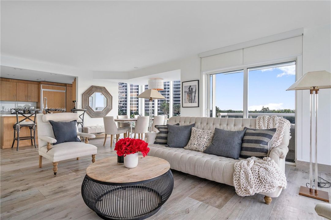 Recently Sold: $1,550,000 (2 beds, 2 baths, 1462 Square Feet)