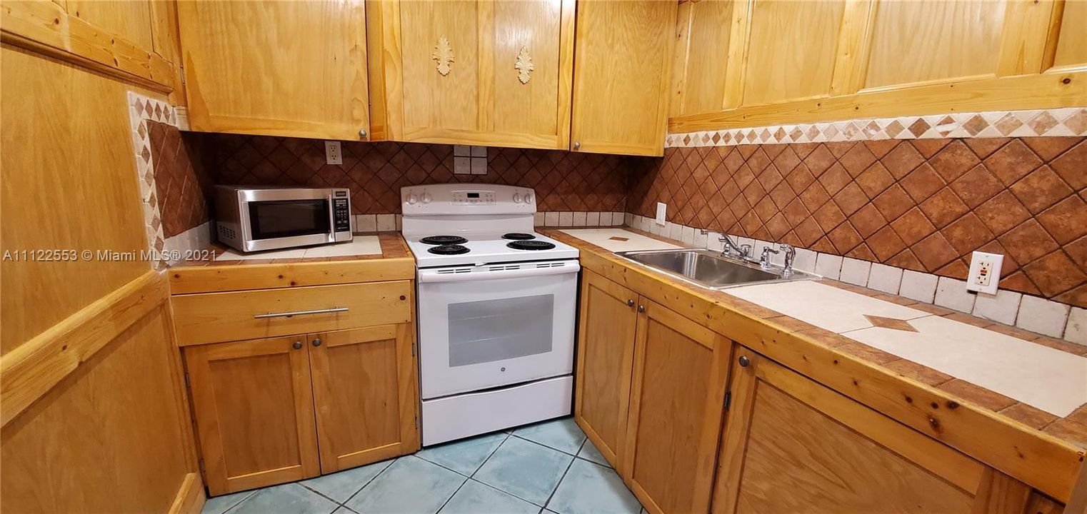 Recently Sold: $81,500 (1 beds, 1 baths, 715 Square Feet)