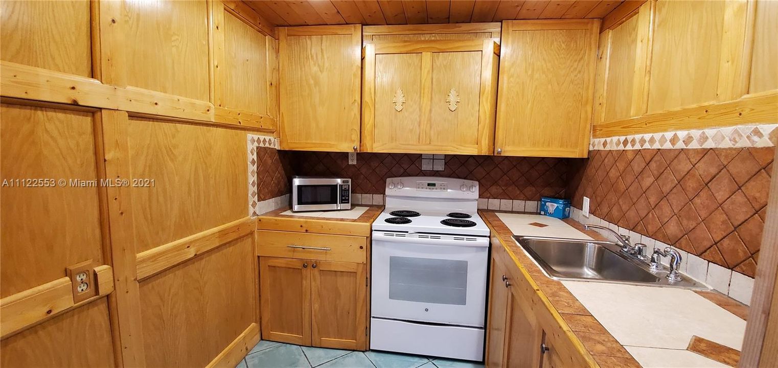 Recently Sold: $81,500 (1 beds, 1 baths, 715 Square Feet)