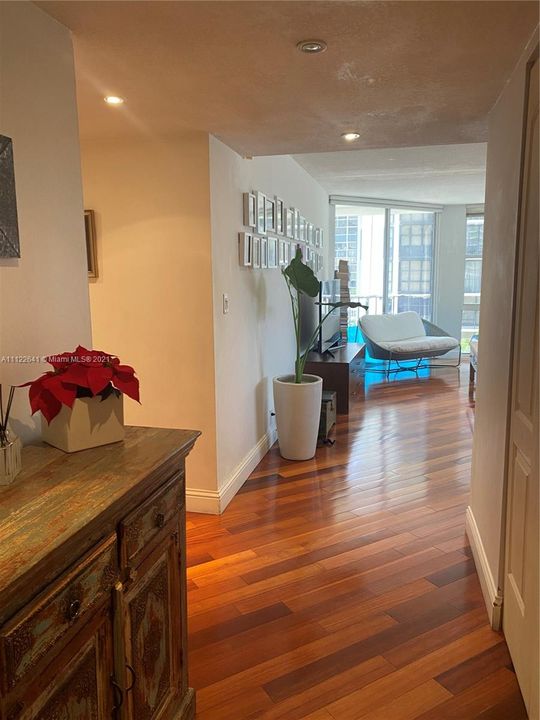 Recently Sold: $785,000 (2 beds, 2 baths, 1723 Square Feet)