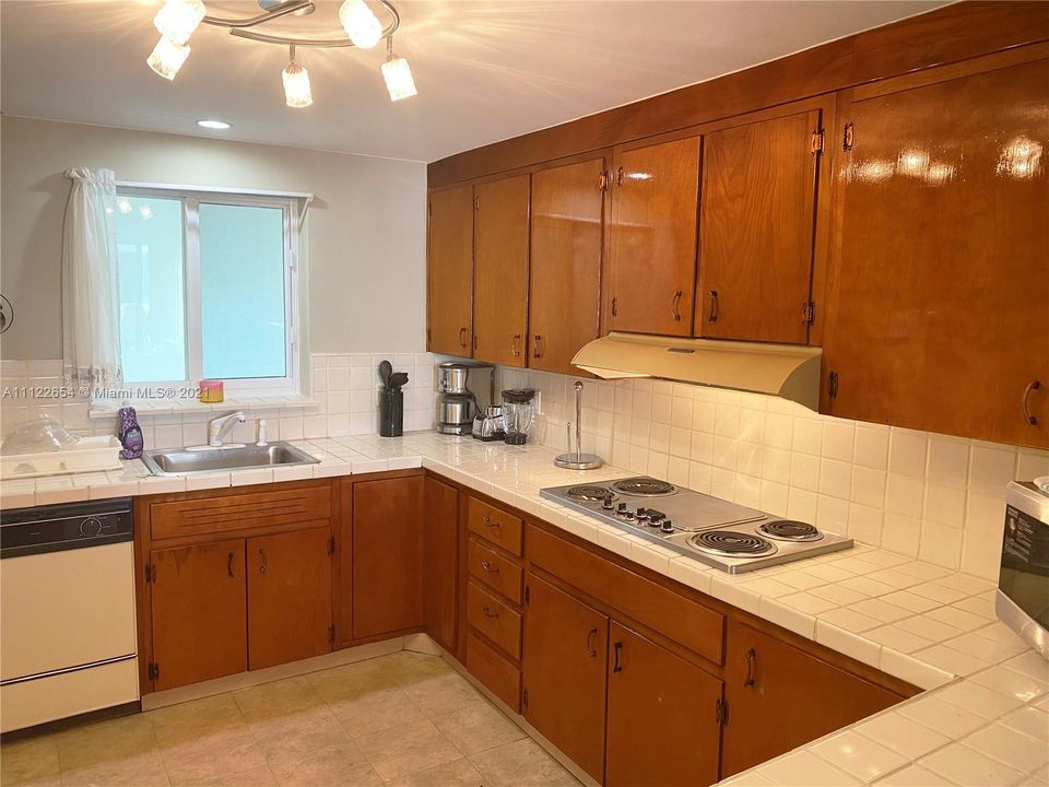 Recently Sold: $448,000 (2 beds, 2 baths, 1230 Square Feet)