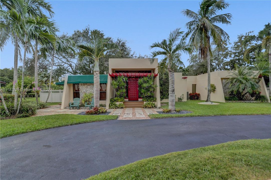 Recently Sold: $950,000 (3 beds, 3 baths, 2333 Square Feet)