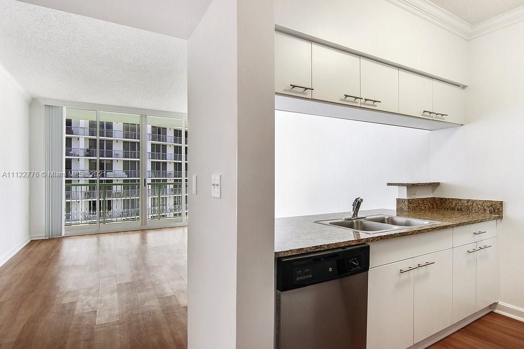 Recientemente alquilado: $2,064 (1 camas, 1 baños, 842 Pies cuadrados)