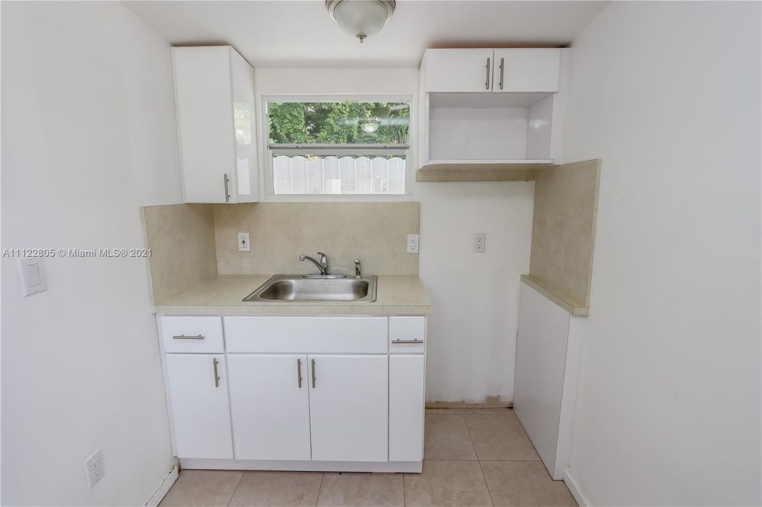 Recently Rented: $1,100 (1 beds, 1 baths, 100 Square Feet)