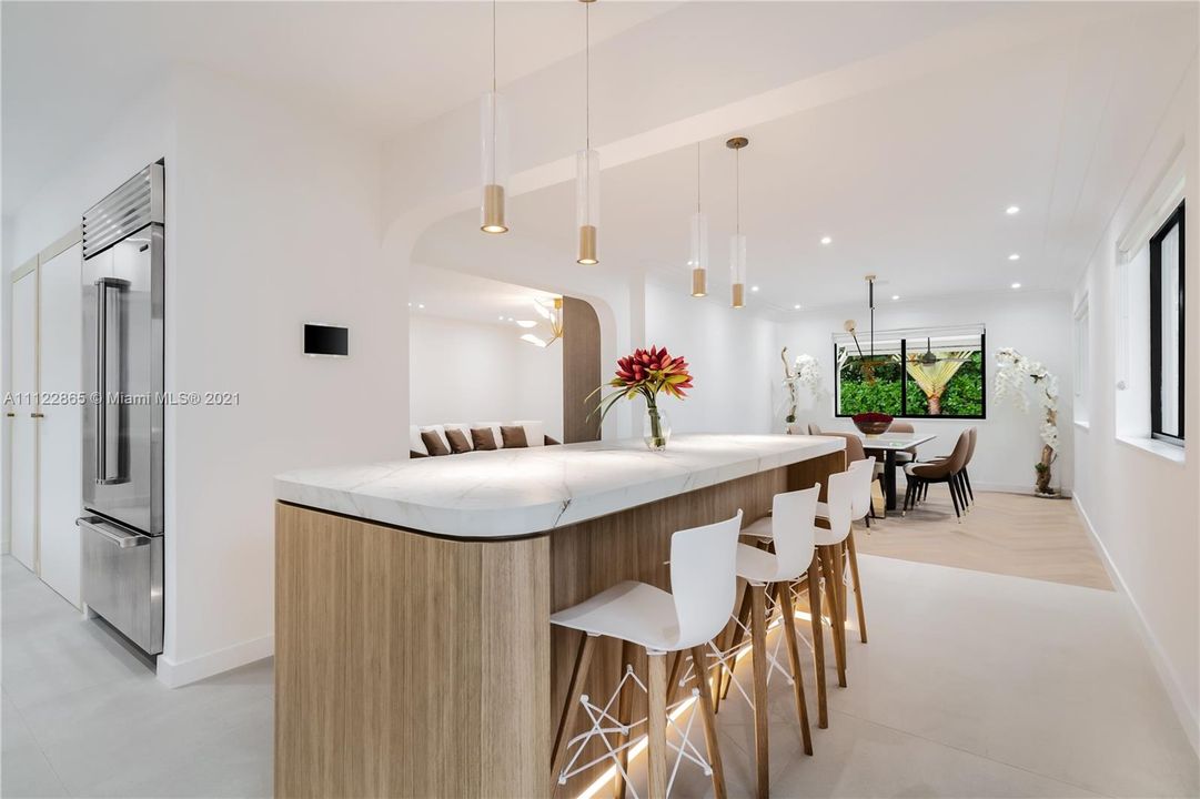 Recently Sold: $3,250,000 (3 beds, 3 baths, 2414 Square Feet)