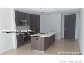 Recently Rented: $4,500 (1 beds, 1 baths, 810 Square Feet)