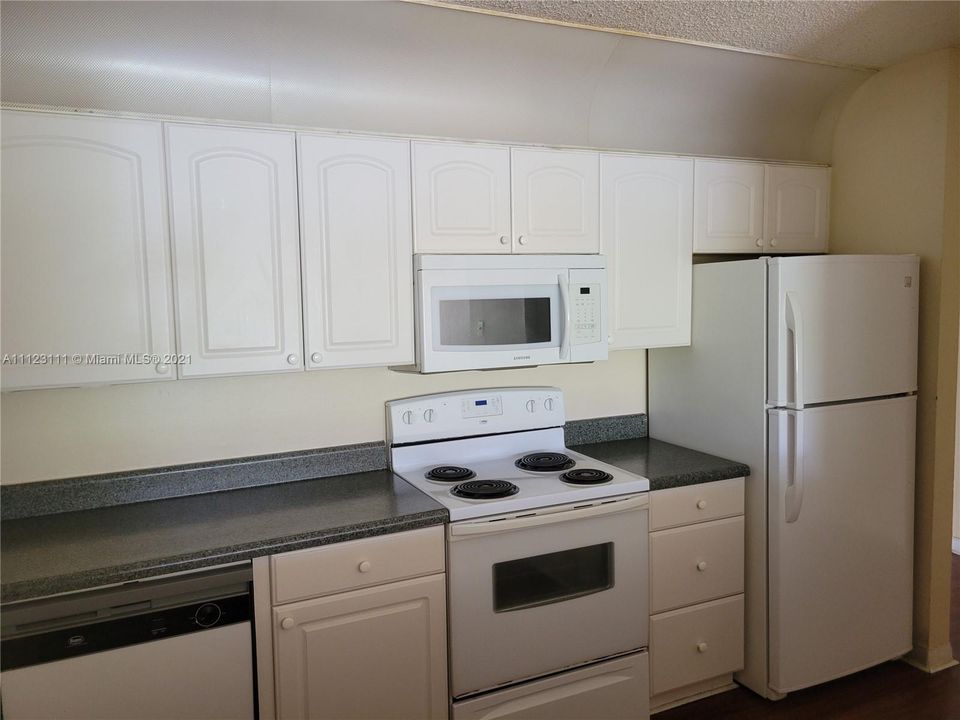 Recently Sold: $110,000 (2 beds, 1 baths, 1075 Square Feet)