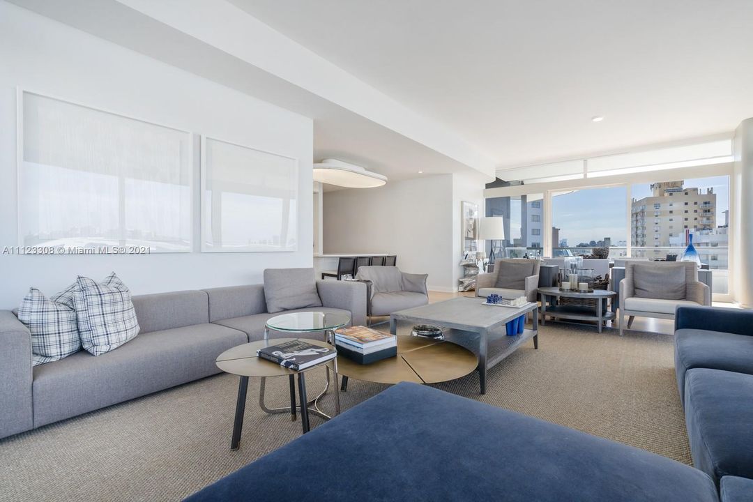 Recently Sold: $5,995,000 (2 beds, 2 baths, 2238 Square Feet)