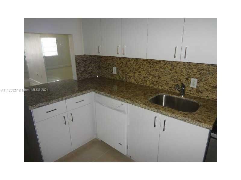 Recently Rented: $2,000 (1 beds, 1 baths, 854 Square Feet)