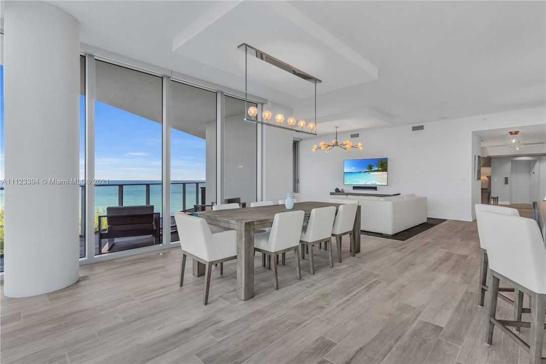 Recently Sold: $2,350,000 (3 beds, 3 baths, 2420 Square Feet)