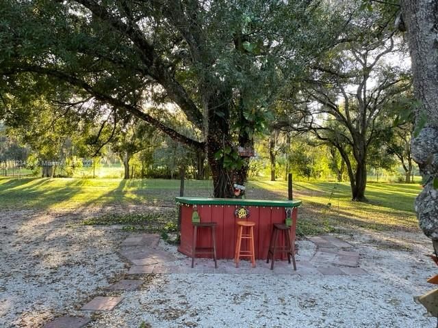 Recently Sold: $375,000 (3 beds, 2 baths, 2504 Square Feet)