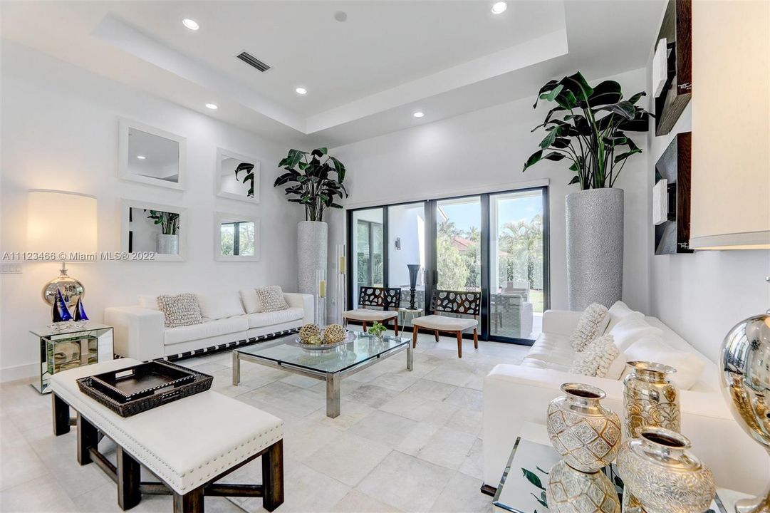 Recently Sold: $2,200,000 (5 beds, 4 baths, 3787 Square Feet)