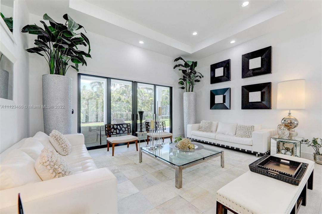 Recently Sold: $2,200,000 (5 beds, 4 baths, 3787 Square Feet)