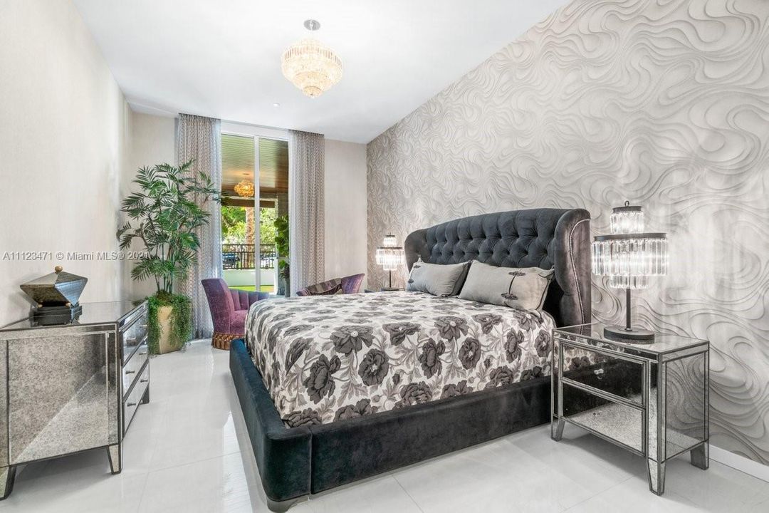 Recently Sold: $1,760,000 (2 beds, 2 baths, 1874 Square Feet)