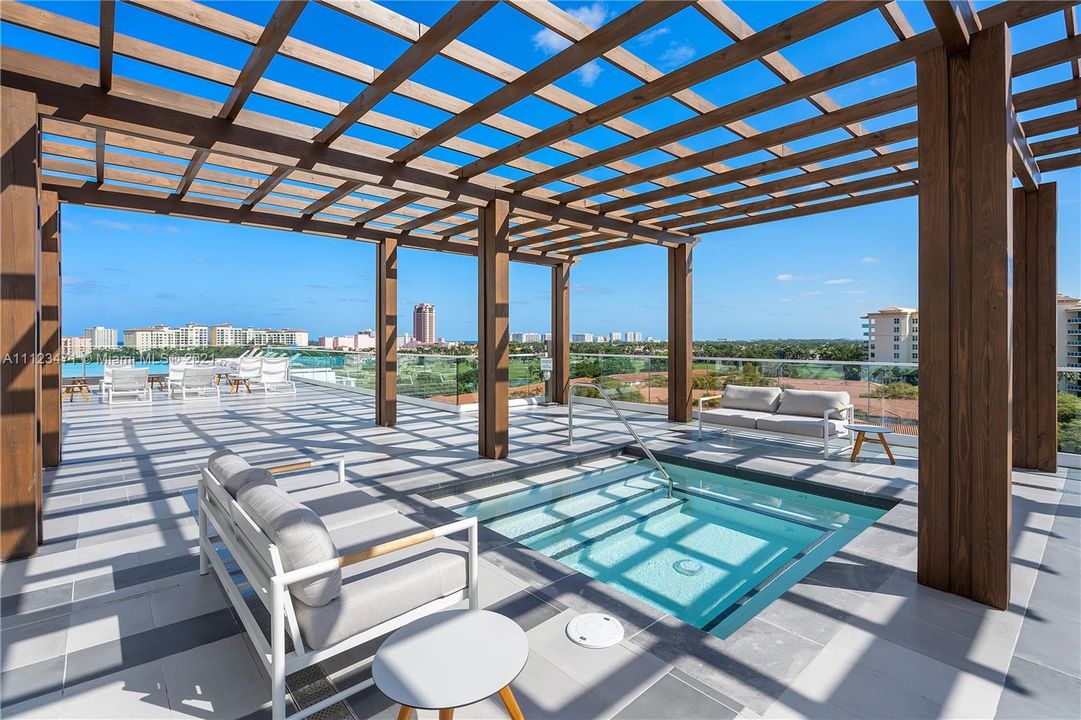 Recently Sold: $1,760,000 (2 beds, 2 baths, 1874 Square Feet)