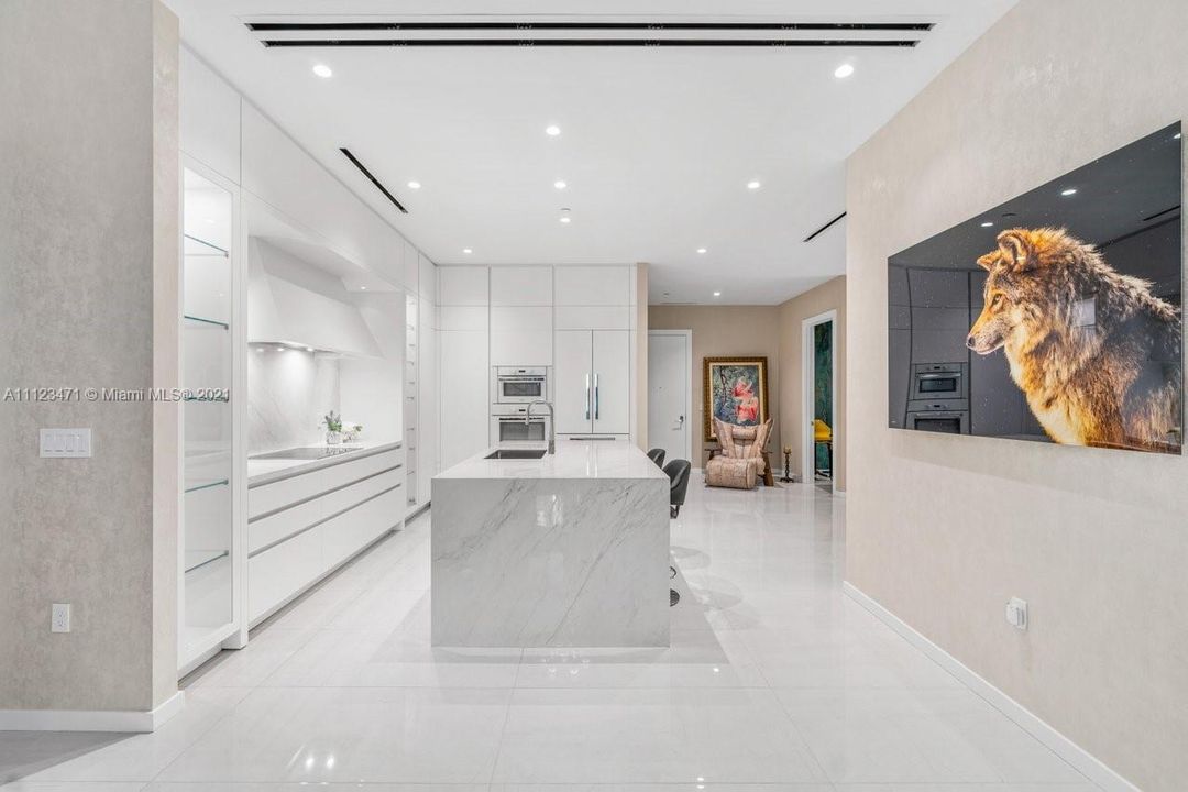 Recently Sold: $1,760,000 (2 beds, 2 baths, 1874 Square Feet)