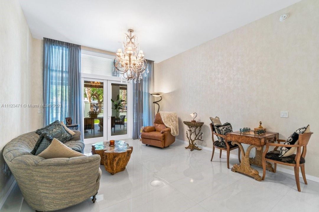 Recently Sold: $1,760,000 (2 beds, 2 baths, 1874 Square Feet)