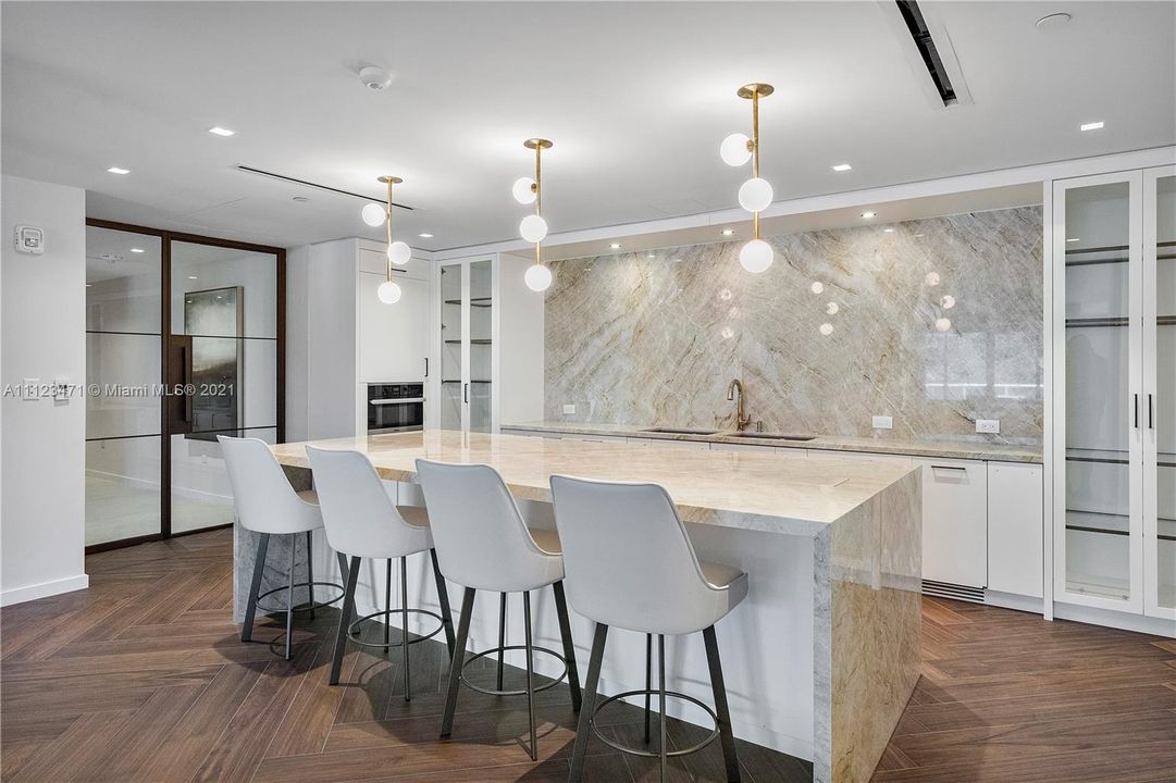 Recently Sold: $1,760,000 (2 beds, 2 baths, 1874 Square Feet)