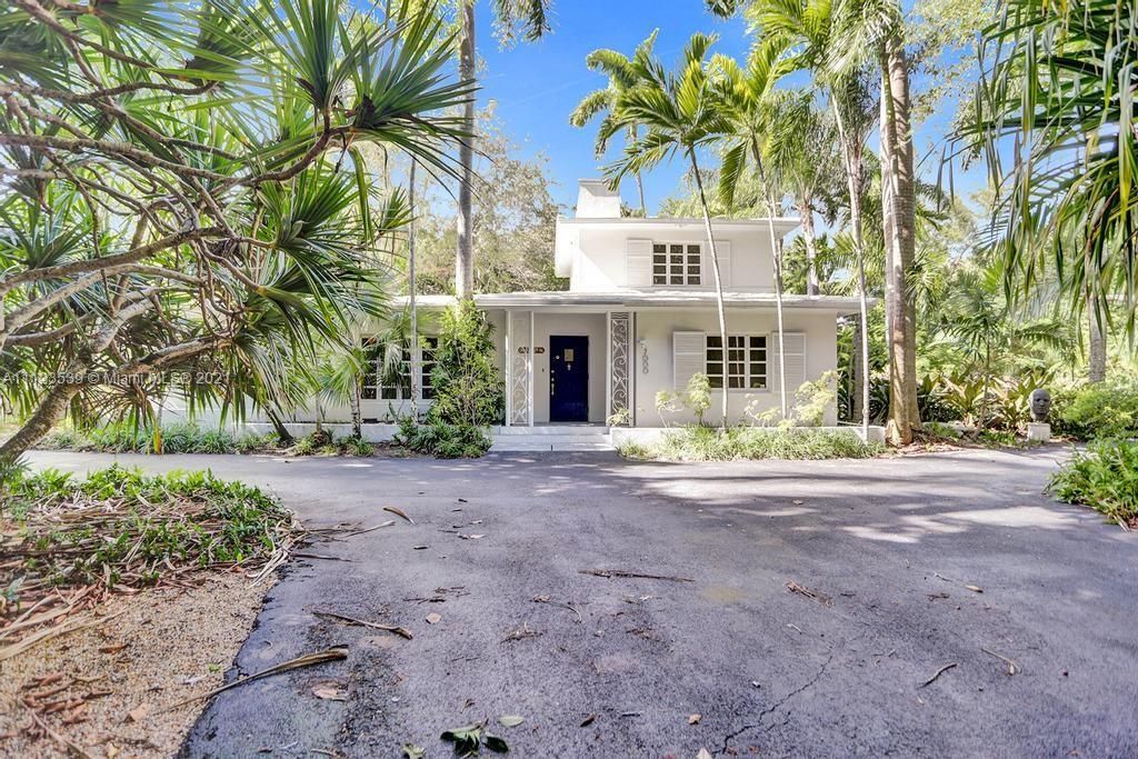 Recently Sold: $3,475,000 (5 beds, 4 baths, 2919 Square Feet)