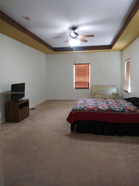 Recently Rented: $900 (0 beds, 1 baths, 2925 Square Feet)