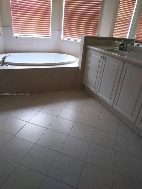Недавно арендовано: $900 (0 спален, 1 ванн, 2925 Квадратных фут)