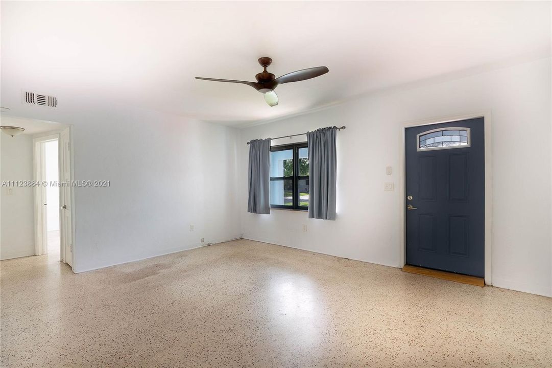 Recently Sold: $525,000 (3 beds, 2 baths, 1184 Square Feet)