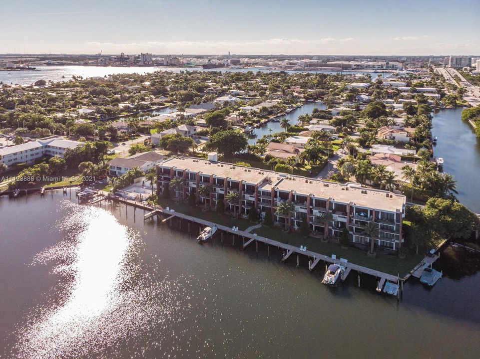 Recently Sold: $869,000 (2 beds, 2 baths, 1790 Square Feet)