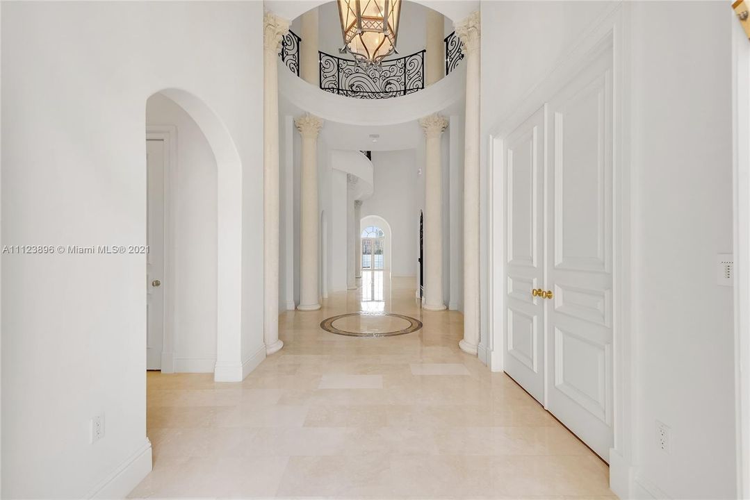 Recently Sold: $9,875,000 (6 beds, 7 baths, 7014 Square Feet)