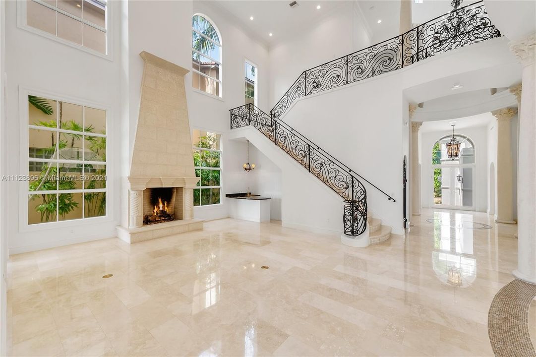 Recently Sold: $9,875,000 (6 beds, 7 baths, 7014 Square Feet)