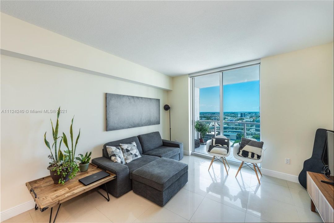 Recently Sold: $450,000 (2 beds, 2 baths, 1290 Square Feet)