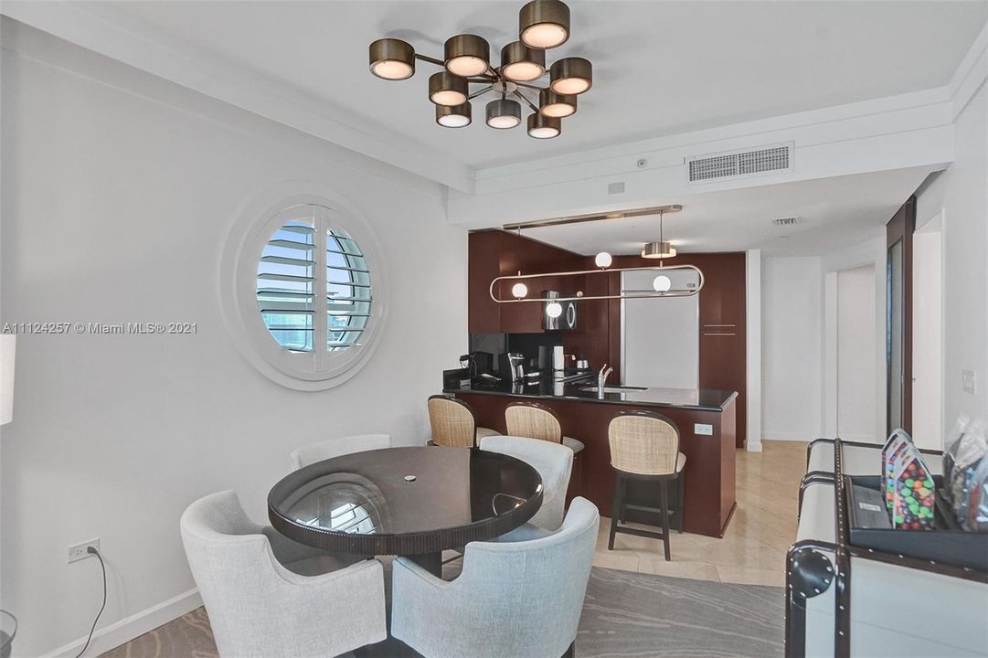Recently Sold: $2,599,000 (0 beds, 1 baths, 1461 Square Feet)