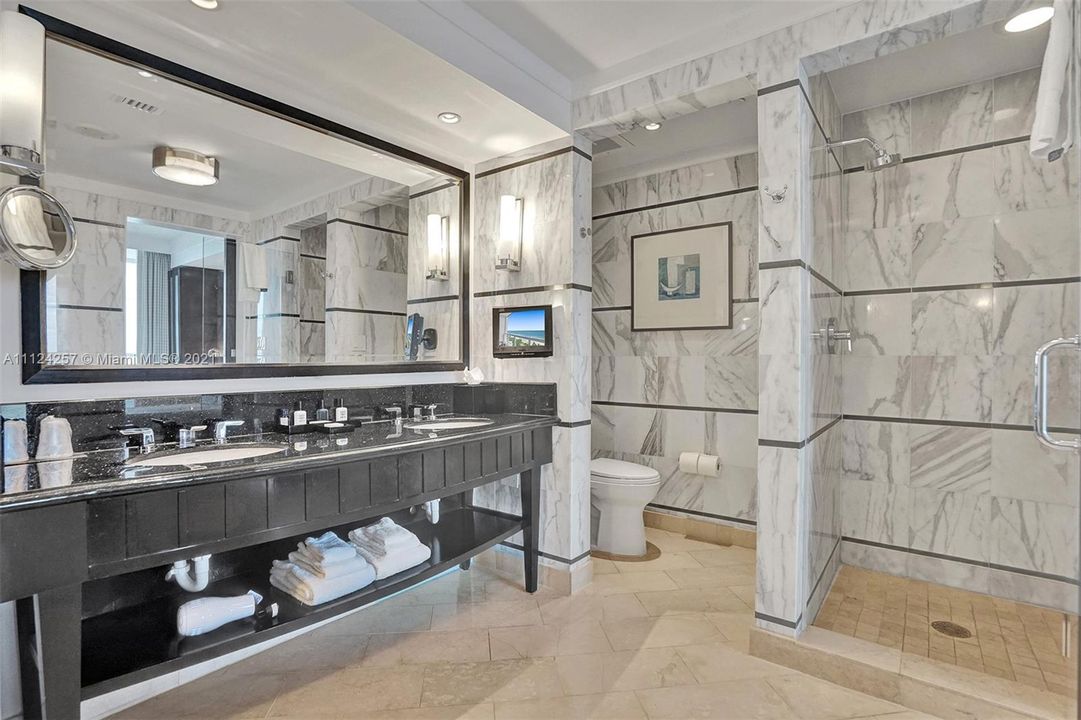 最近售出: $2,599,000 (0 贝兹, 1 浴室, 1461 平方英尺)